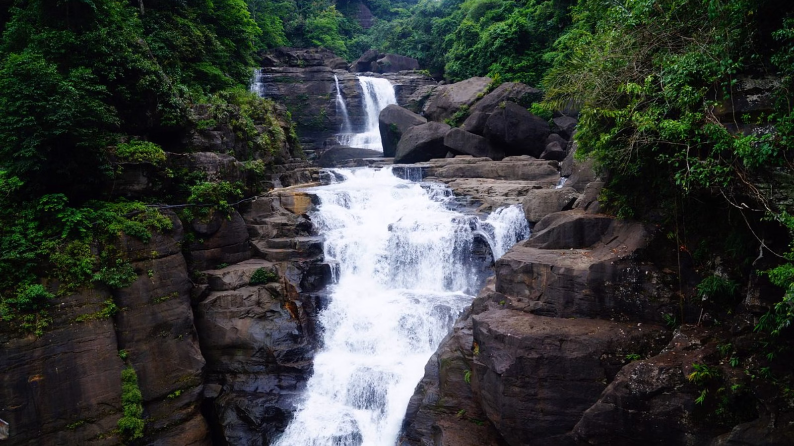 Best Places to Visit in December in India: কম খরচে ঘোরার প্ল্যান করছেন? দেখে নিন ভারতের সেরা 10 জায়গা 4 meghalaya travel details