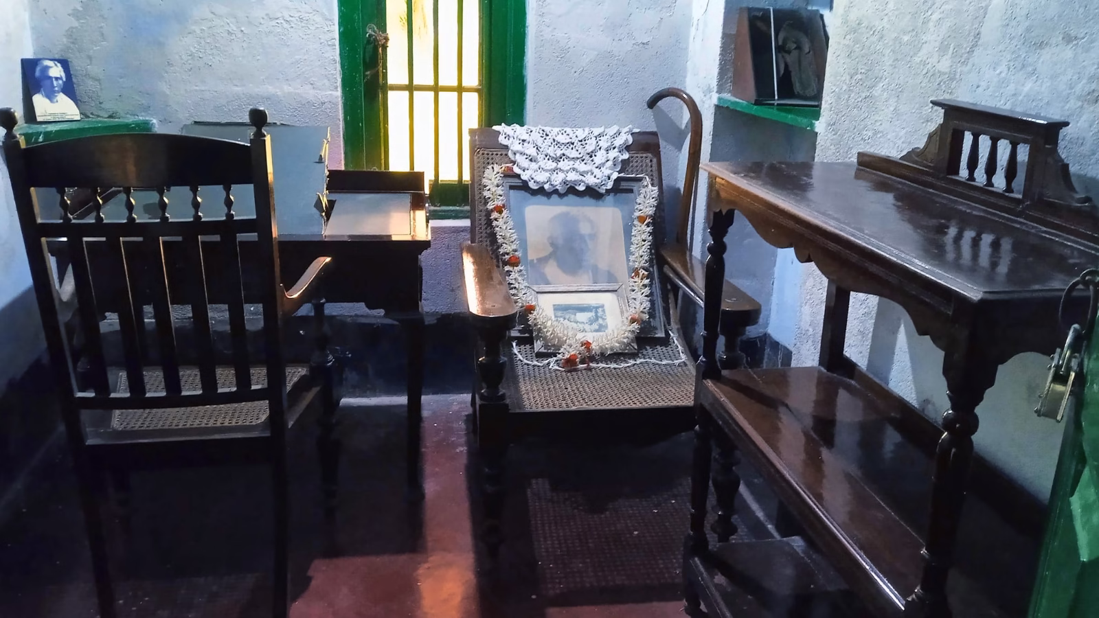 One Day Trip From Kolkata: শহরের কোলাহল থেকে দূরে, একদিনের ছুটিতে ঘুরে আসুন এই 10 জায়গায় 3 শরৎচন্দ্রের বাড়ি