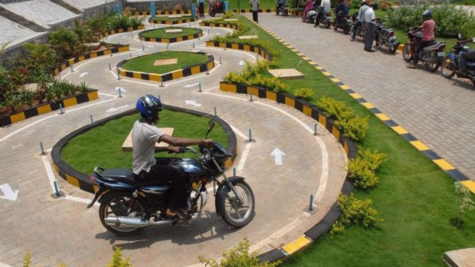 Driving License Online Apply: আর নয় দালালচক্র, নিজেই আবেদন করে বানিয়ে নিন ড্রাইভিং লাইসেন্স 1 driving license test