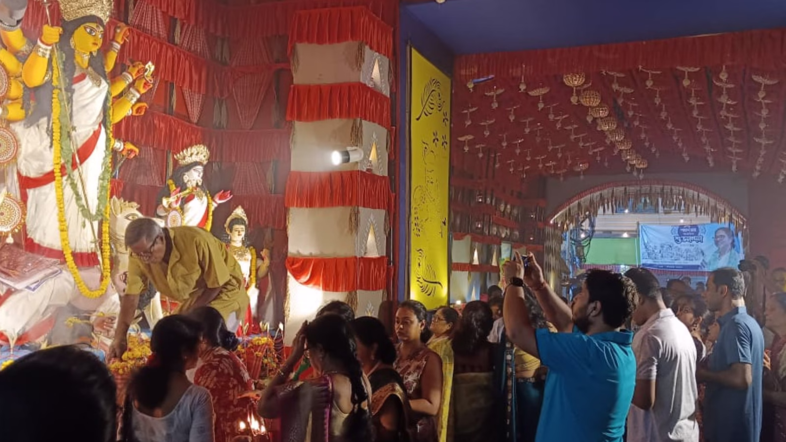 Rani Park Sarbojanin Durgotsav Committee: 77 তম বর্ষে রাণীপার্ক সর্বজনীন দুর্গোৎসবের এ বছরের থিম ‘বিপন্ন প্রকৃতি: তবুও প্রেমময় পৃথিবী’ 1 rani park sarbojanin durgotsav committee