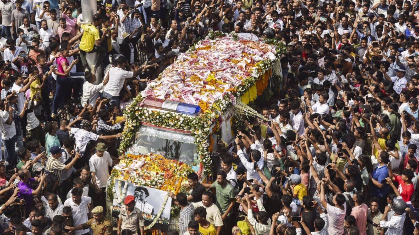 Zubeen Garg Roi Roi Binale: রিলিজ়েই বাজিমাত, রৈ রৈ বিনালে দিয়ে ফের জীবিত জ়ুবিন 2 zubeen garg